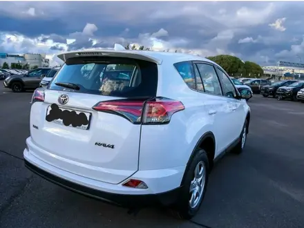 Toyota RAV4 2017 года за 14 400 000 тг. в Семей – фото 3