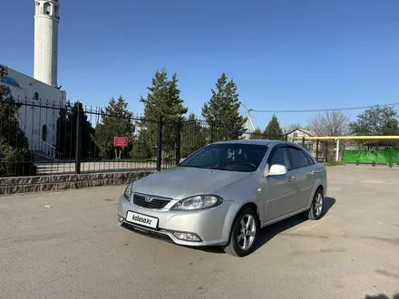 Daewoo Gentra 2014 года за 3 250 000 тг. в Алматы – фото 2