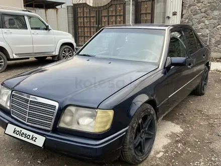 Mercedes-Benz E 320 1994 года за 1 900 000 тг. в Алматы – фото 6