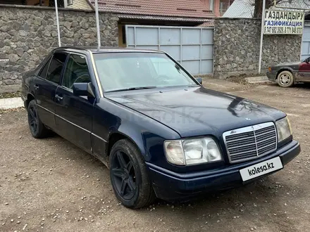 Mercedes-Benz E 320 1994 года за 1 900 000 тг. в Алматы – фото 8