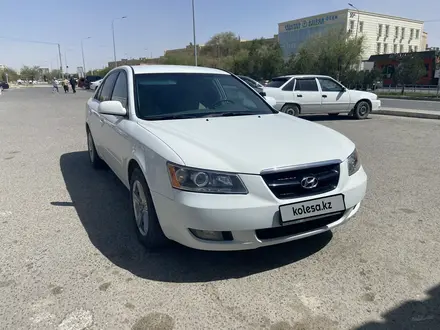 Hyundai Sonata 2006 года за 4 500 000 тг. в Жанаозен – фото 2