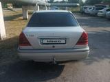 Mercedes-Benz C 180 1993 года за 650 000 тг. в Тараз – фото 4