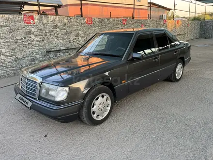 Mercedes-Benz E 230 1992 годаүшін1 900 000 тг. в Шымкент