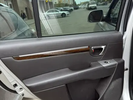 Hyundai Santa Fe 2011 года за 8 000 000 тг. в Астана – фото 11
