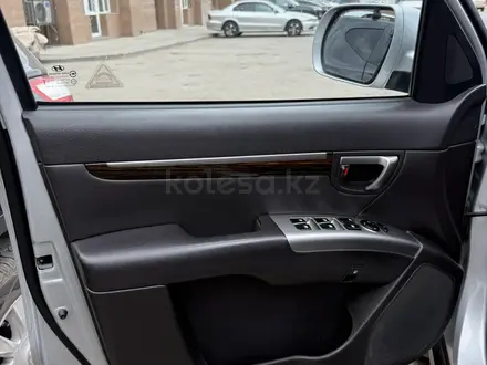 Hyundai Santa Fe 2011 года за 8 000 000 тг. в Астана – фото 13