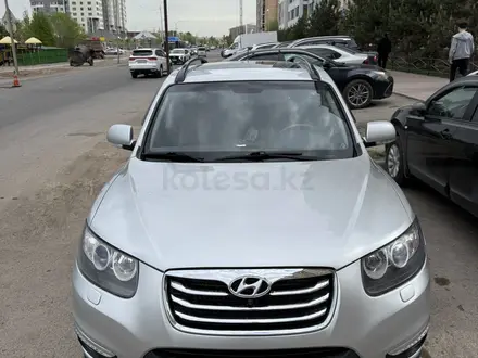 Hyundai Santa Fe 2011 года за 8 000 000 тг. в Астана – фото 3