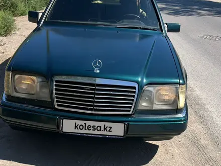 Mercedes-Benz E 220 1995 года за 1 800 000 тг. в Кызылорда – фото 2
