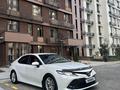 Toyota Camry 2018 годаfor12 850 000 тг. в Шымкент