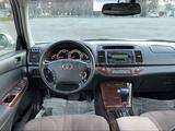 Toyota Camry 2005 года за 6 600 000 тг. в Шымкент – фото 2