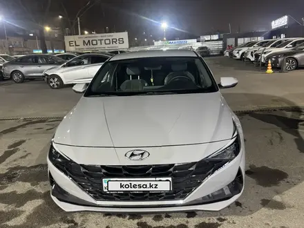 Hyundai Elantra 2023 года за 9 800 000 тг. в Алматы