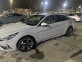 Hyundai Elantra 2023 года за 9 800 000 тг. в Алматы – фото 2