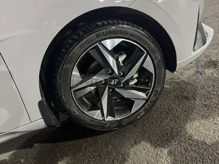 Hyundai Elantra 2023 года за 9 800 000 тг. в Алматы – фото 4