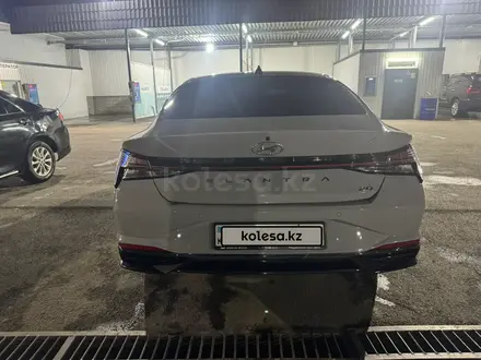 Hyundai Elantra 2023 года за 9 800 000 тг. в Алматы – фото 5