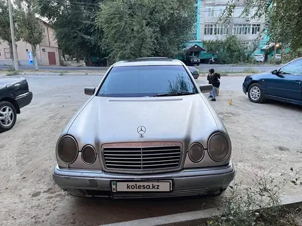 Mercedes-Benz E 280 1996 года за 1 700 000 тг. в Тараз – фото 3