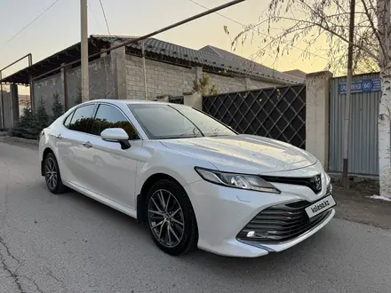 Toyota Camry 2021 года за 16 200 000 тг. в Алматы – фото 3