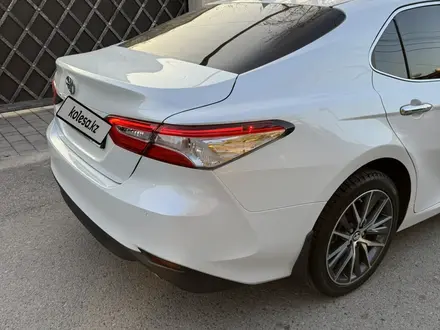 Toyota Camry 2021 года за 16 200 000 тг. в Алматы – фото 5