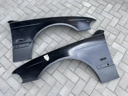 Крыло BMW E39 за 17 000 тг. в Алматы