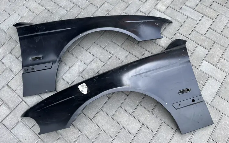 Крыло BMW E39 за 17 000 тг. в Алматы