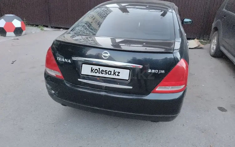 Nissan Teana 2004 годаүшін2 500 000 тг. в Астана