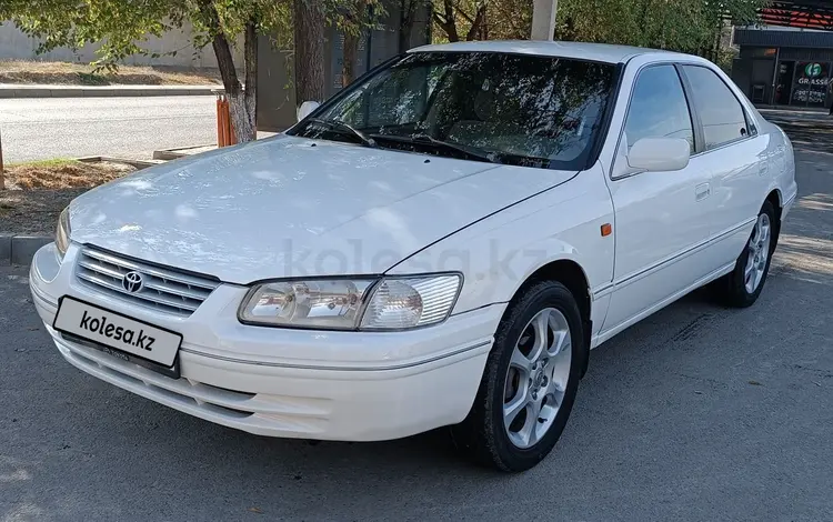 Toyota Camry 2001 годаfor3 500 000 тг. в Шымкент