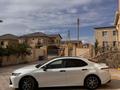 Toyota Camry 2020 года за 13 490 000 тг. в Актау – фото 2