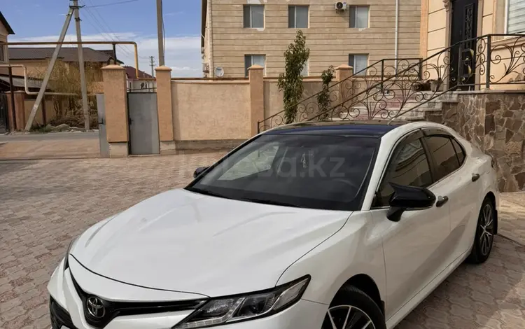 Toyota Camry 2020 года за 13 490 000 тг. в Актау