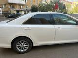 Toyota Camry 2014 годаfor11 000 000 тг. в Астана – фото 2