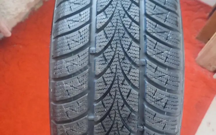 Шины 215/60/17 за 65 000 тг. в Тараз