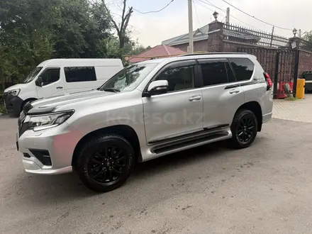Toyota Land Cruiser Prado 2023 года за 38 360 000 тг. в Алматы – фото 11