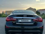 Infiniti Q70 2018 года за 8 000 000 тг. в Атырау – фото 2