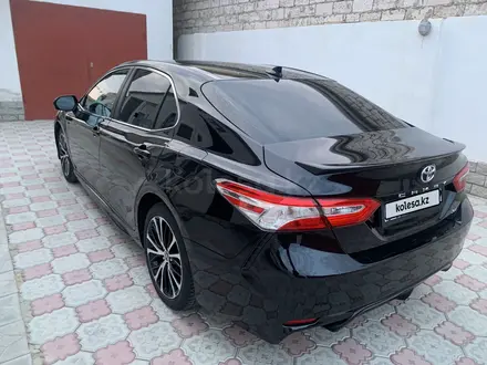 Toyota Camry 2020 года за 13 000 000 тг. в Актау – фото 3