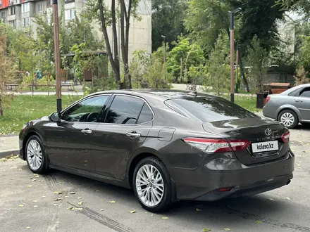 Toyota Camry 2019 года за 14 500 000 тг. в Алматы – фото 6