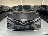 Toyota Camry 2023 года за 16 200 000 тг. в Шымкент