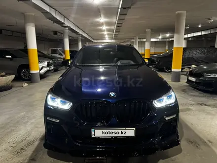 BMW X6 2021 года за 49 500 000 тг. в Астана – фото 2