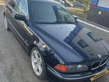 BMW 525 1999 годаүшін4 200 000 тг. в Актау