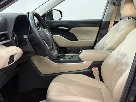 Toyota Highlander Prestige 2022 года за 23 490 000 тг. в Астана – фото 12
