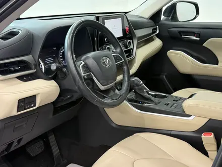 Toyota Highlander Prestige 2022 года за 23 490 000 тг. в Астана – фото 15