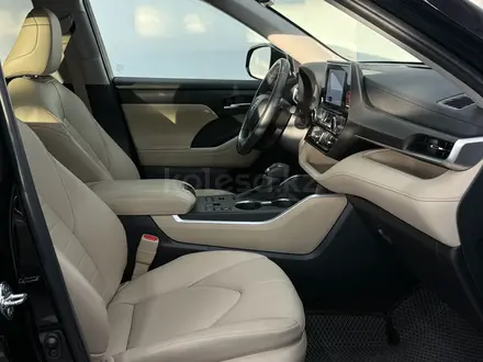 Toyota Highlander Prestige 2022 года за 23 490 000 тг. в Астана – фото 6