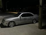 Mercedes-Benz E 320 2001 года за 4 300 000 тг. в Актобе – фото 2