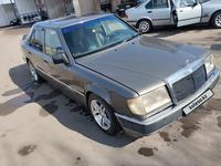 Mercedes-Benz E 200 1992 года за 1 200 000 тг. в Караганда