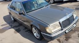 Mercedes-Benz E 200 1992 года за 1 200 000 тг. в Караганда