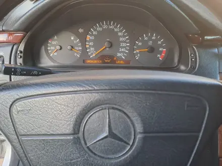 Mercedes-Benz E 280 1998 года за 3 500 000 тг. в Урджар – фото 41