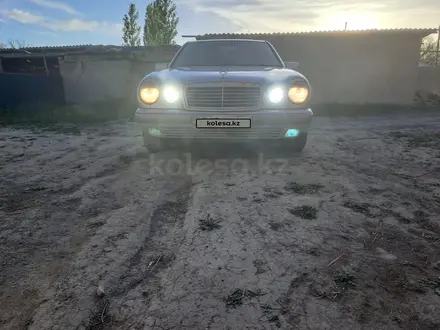 Mercedes-Benz E 280 1998 года за 3 500 000 тг. в Урджар – фото 45