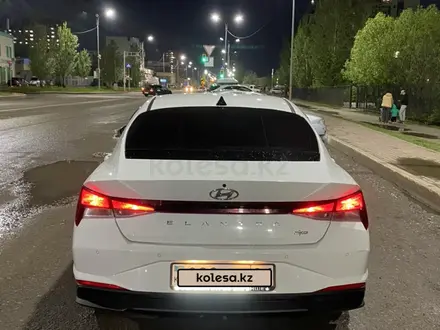 Hyundai Elantra 2021 года за 9 800 000 тг. в Астана – фото 4