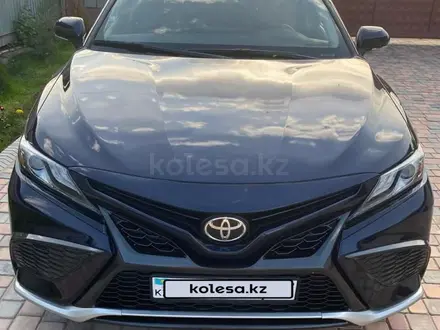 Toyota Camry 2021 года за 17 500 000 тг. в Алматы – фото 7