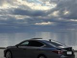 Lexus ES 300h 2019 года за 20 000 000 тг. в Актау – фото 2