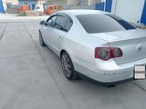 Volkswagen Passat 2005 года за 4 500 000 тг. в Атырау – фото 5