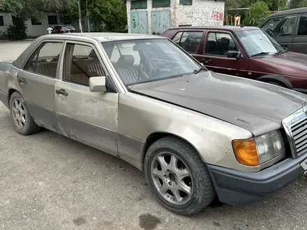 Mercedes-Benz E 230 1991 года за 1 250 000 тг. в Караганда – фото 3