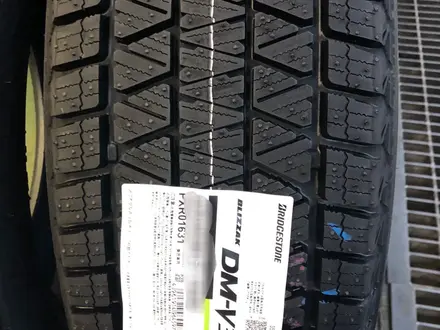 225 55 19 новые зимние шины BRIDGESTONE BLIZZAK DMV3 за 99 000 тг. в Алматы – фото 2