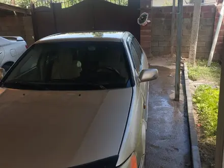 Toyota Camry 1998 года за 2 000 000 тг. в Алматы – фото 2